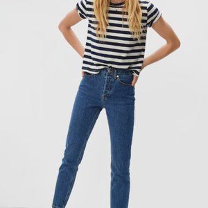 Everlane The ’90s Cheeky Jean in Medium Blue